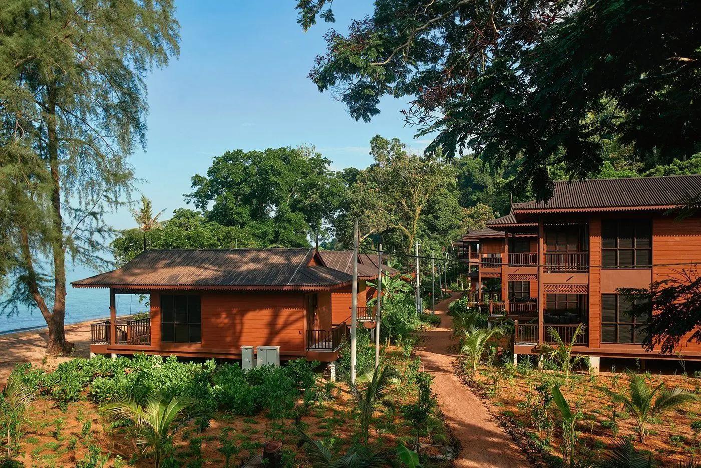 3D2N The Boathouse Tioman Island Free and Easy Package
