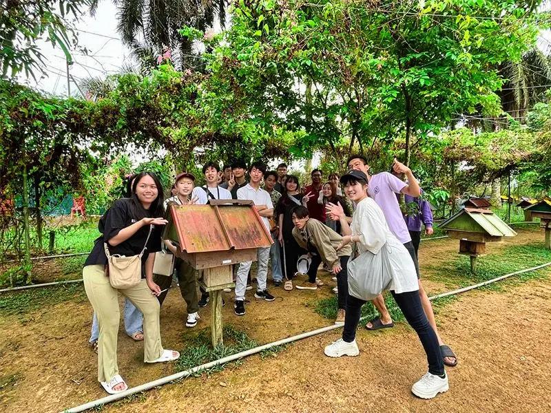 Roast Suckling Pig Feast + Hotel Seafood Buffet · Luxury Gourmet Day Trip