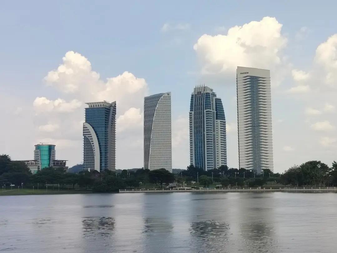 Putrajaya Optional Tour (Muslim Friendly)