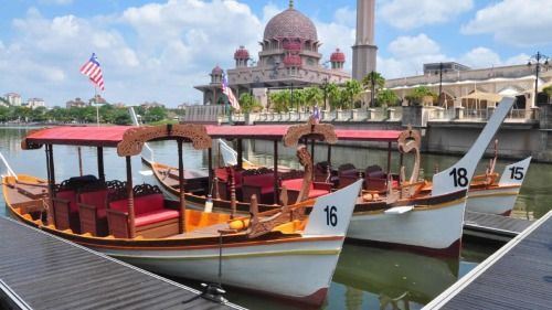 Putrajaya Optional Tour (Muslim Friendly)